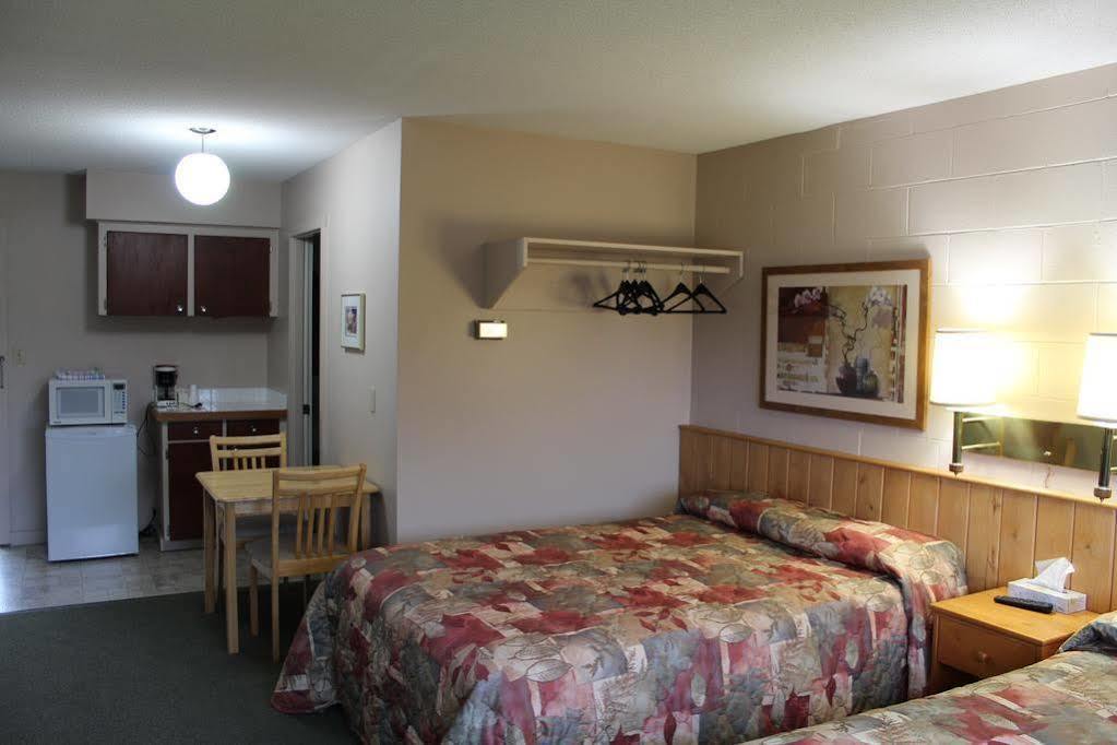 Pacific Rim Motel Ucluelet Exteriér fotografie